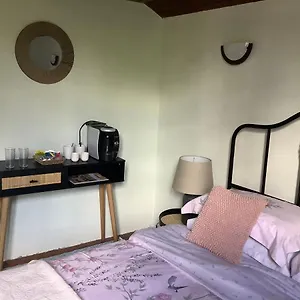 https://no-5-plaisance-room-2.midi-pyreneeshotels.com