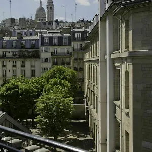 Le Montclair Montmartre By River Hostal