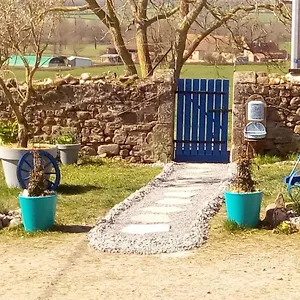 https://domaine-de-la-madeleine.hotels-rhonealpes.com
